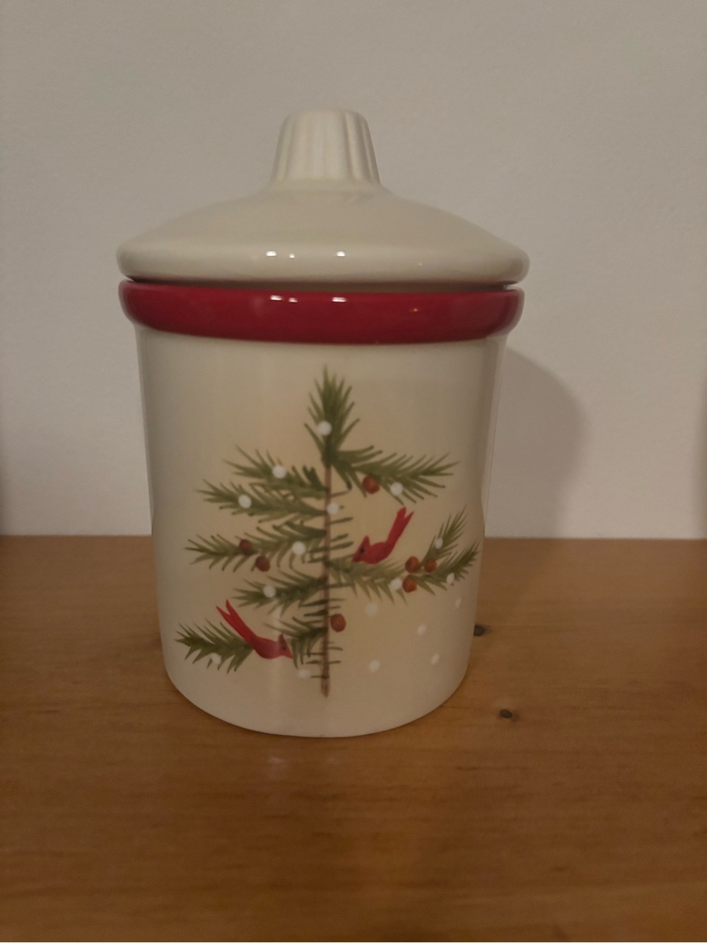 Hallmark Christmas Cardinal Tree Cinnamon Candle Ceramic Jar